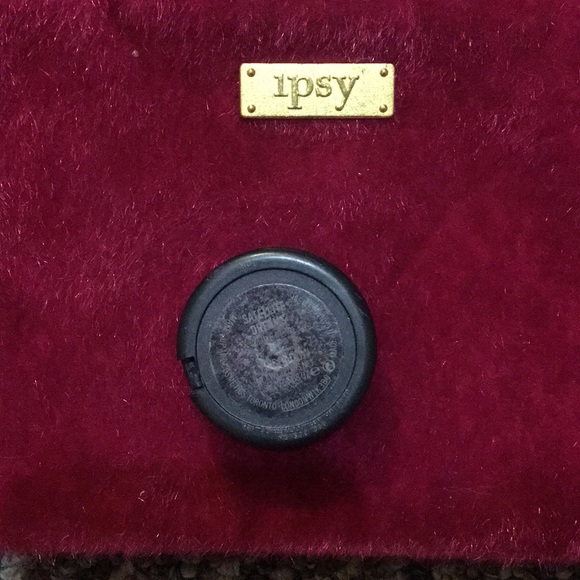 MAC Eyeshadow - Picture 3 of 3